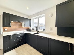 Photo 16- click for photo gallery